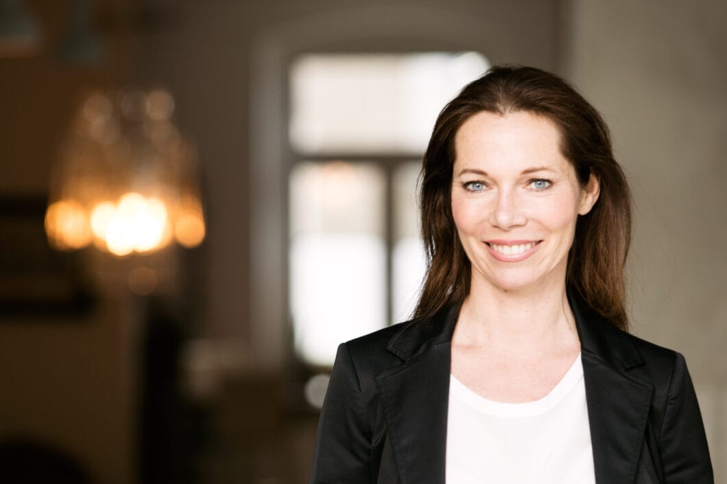 Dr. Nicole Höttges – Anwältin in ihrer Kanzlei in Düsseldorf